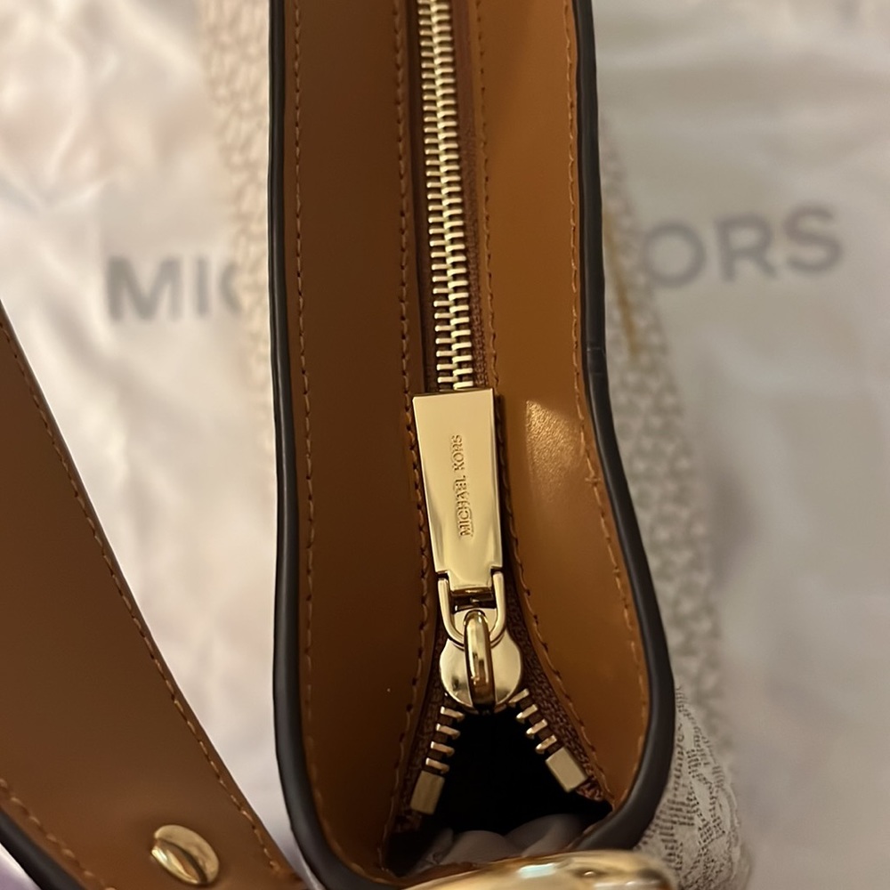 Brand New Michael Kors Brooke Large Zip Hobo Bag! Gem